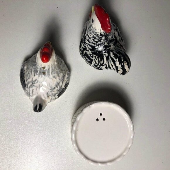 🛒 $6 - Chicken Salt & Pepper Shaker set on the Nest #0136 - Picture 6 of 6